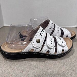 Clarks Women’s Leisa Cacti Q White Comfort Sandals 9.5 M Cutout Slides